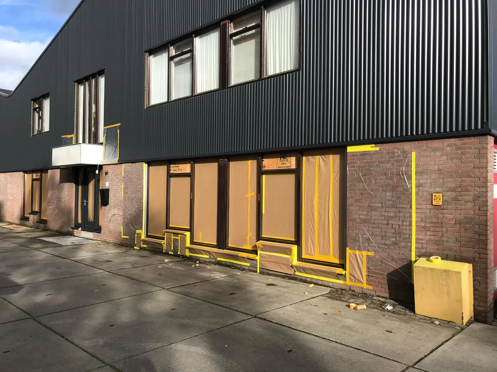 Coaten van kozijnen en deuren Van Heemskerk recoat of alloy steel windows and doors (2)-f9c542d1