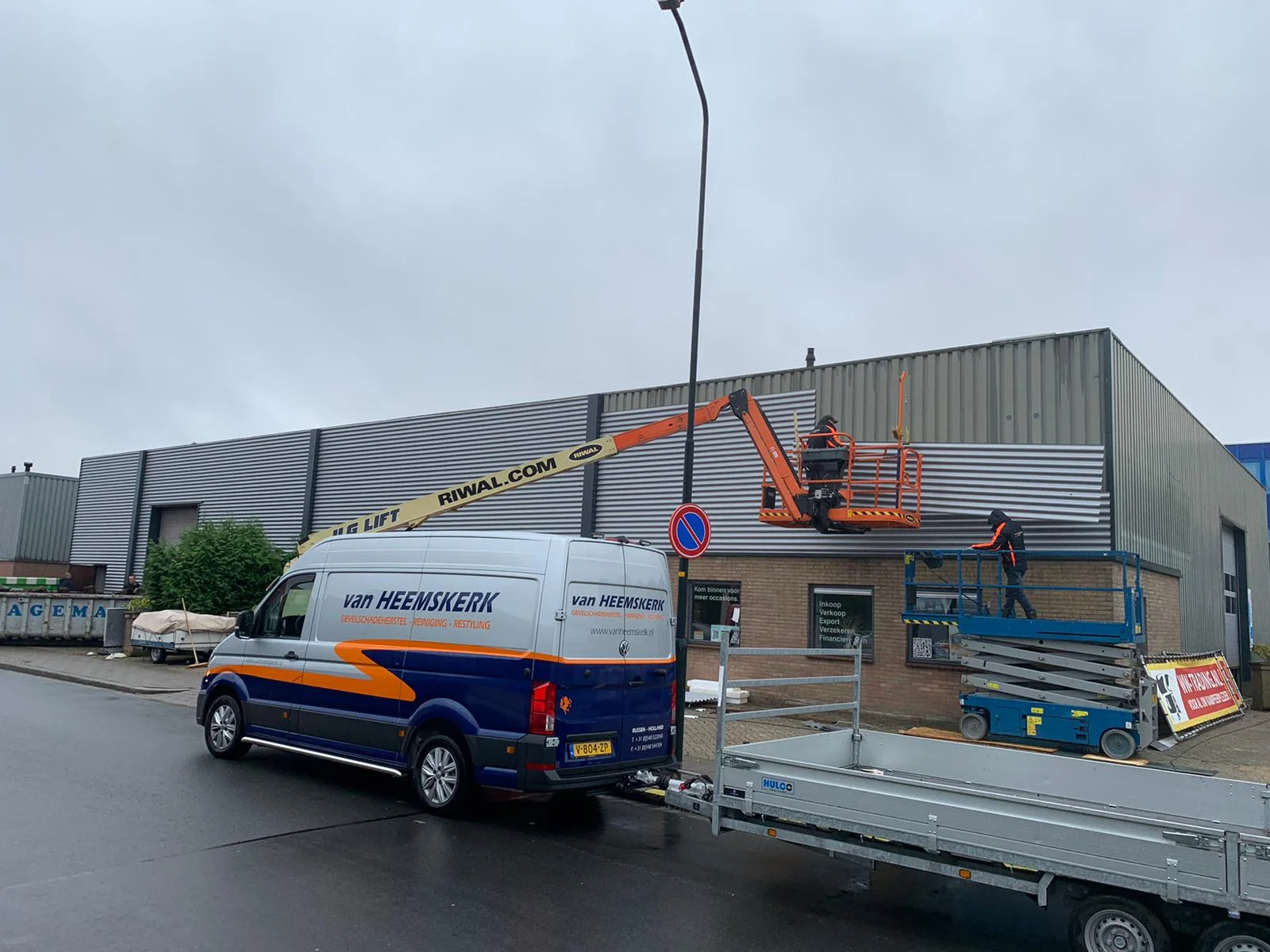 Van Heemskerk Restylen en renoveren dak en wandbekleding renovatie bedrijfshal renovatie beplating vervangen beplating replace cladding ( (15)-7ad3df96